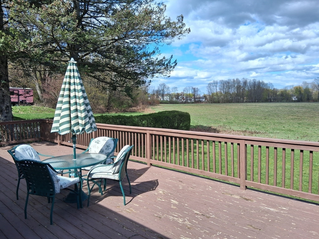 43 Robin Road Worcester, MA 01604 - Photo 6 of 31