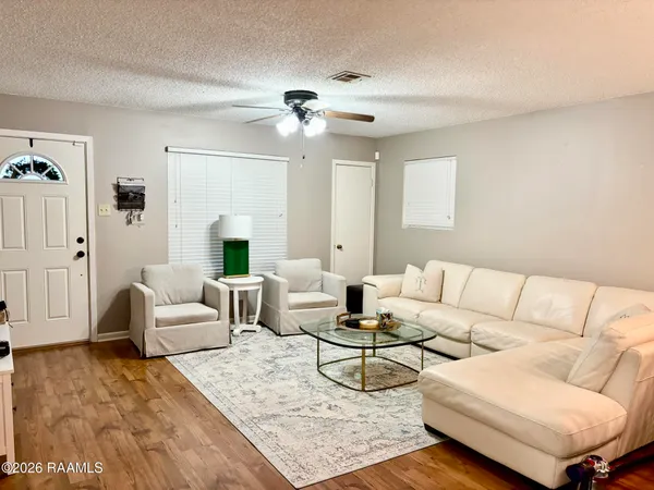 $1,650 | 103 Brookwood Circle, Lafayette, LA 70506