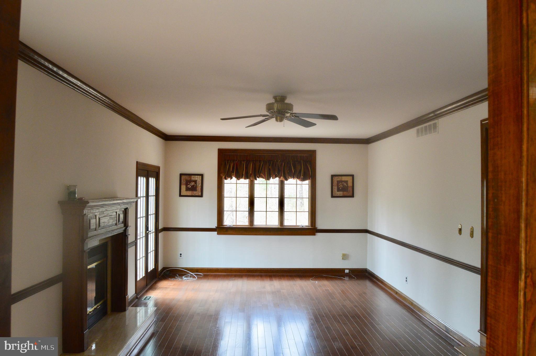 8 Kingswood Road Shamong, NJ 08088 - Photo 16 of 46 Family Room