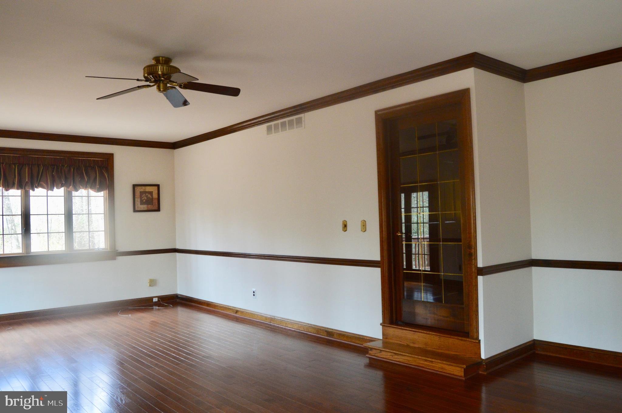 8 Kingswood Road Shamong, NJ 08088 - Photo 19 of 46 Family Room