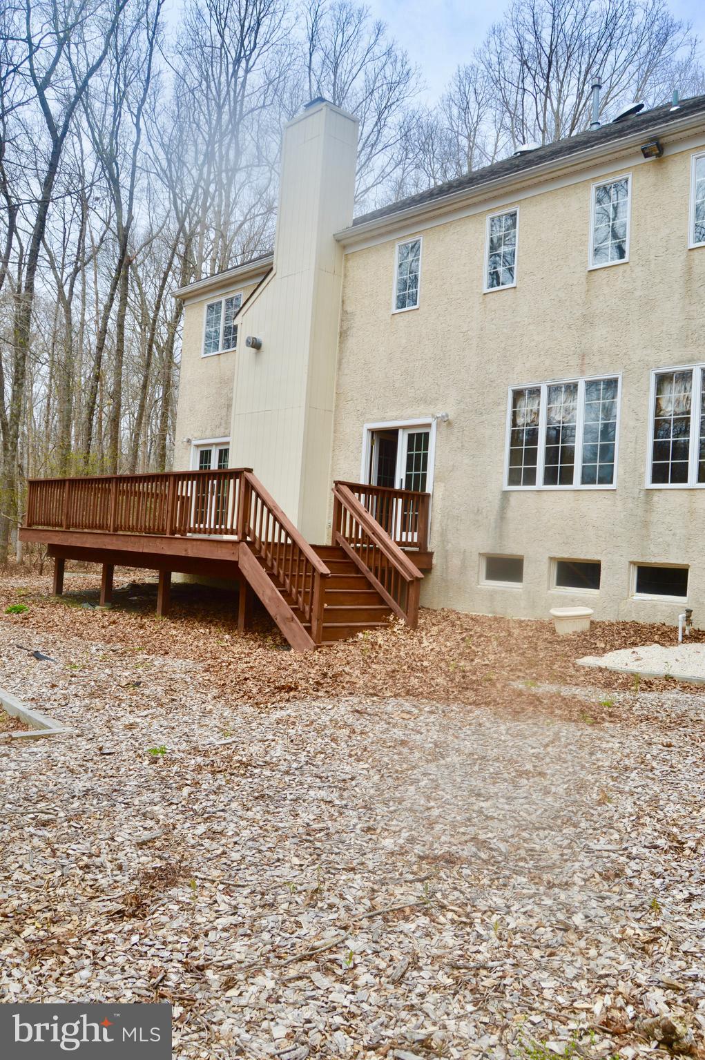 8 Kingswood Road Shamong, NJ 08088 - Photo 23 of 46 Back of house/deck