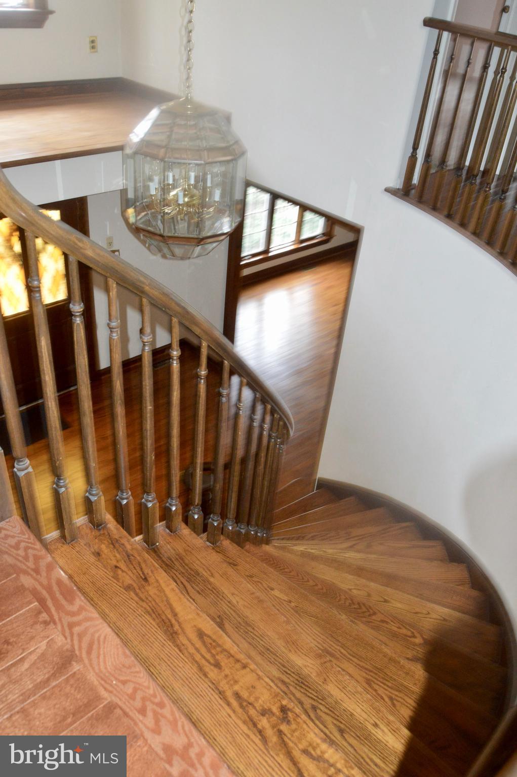 8 Kingswood Road Shamong, NJ 08088 - Photo 42 of 46 Staircase