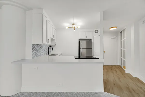 $1,750 | 5415 North Sheridan Road, Unit 4607, Chicago, IL 60640