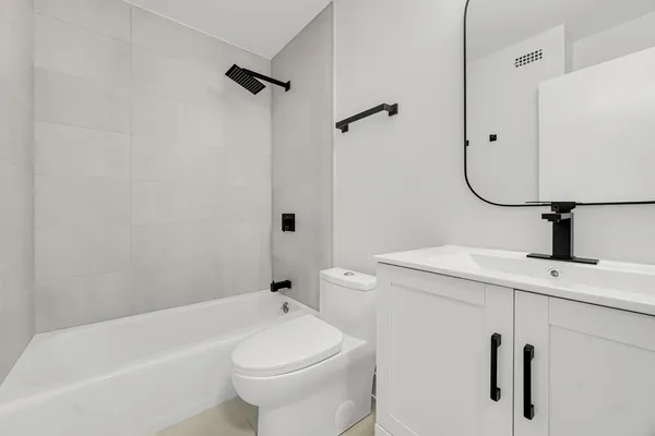 $1,750 | 5415 North Sheridan Road, Unit 4607, Chicago, IL 60640