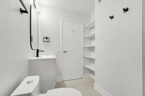 $1,750 | 5415 North Sheridan Road, Unit 4607, Chicago, IL 60640
