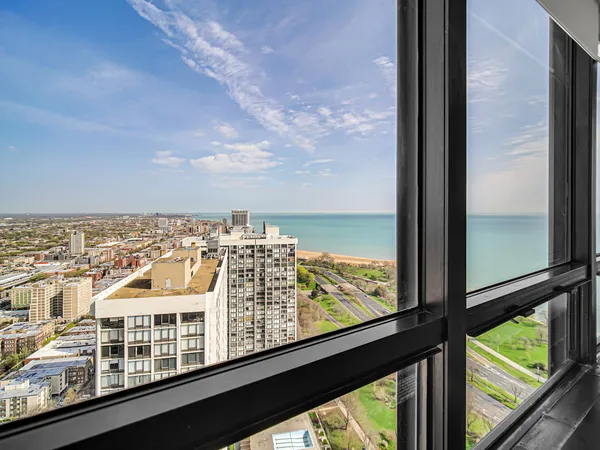 $1,750 | 5415 North Sheridan Road, Unit 4607, Chicago, IL 60640