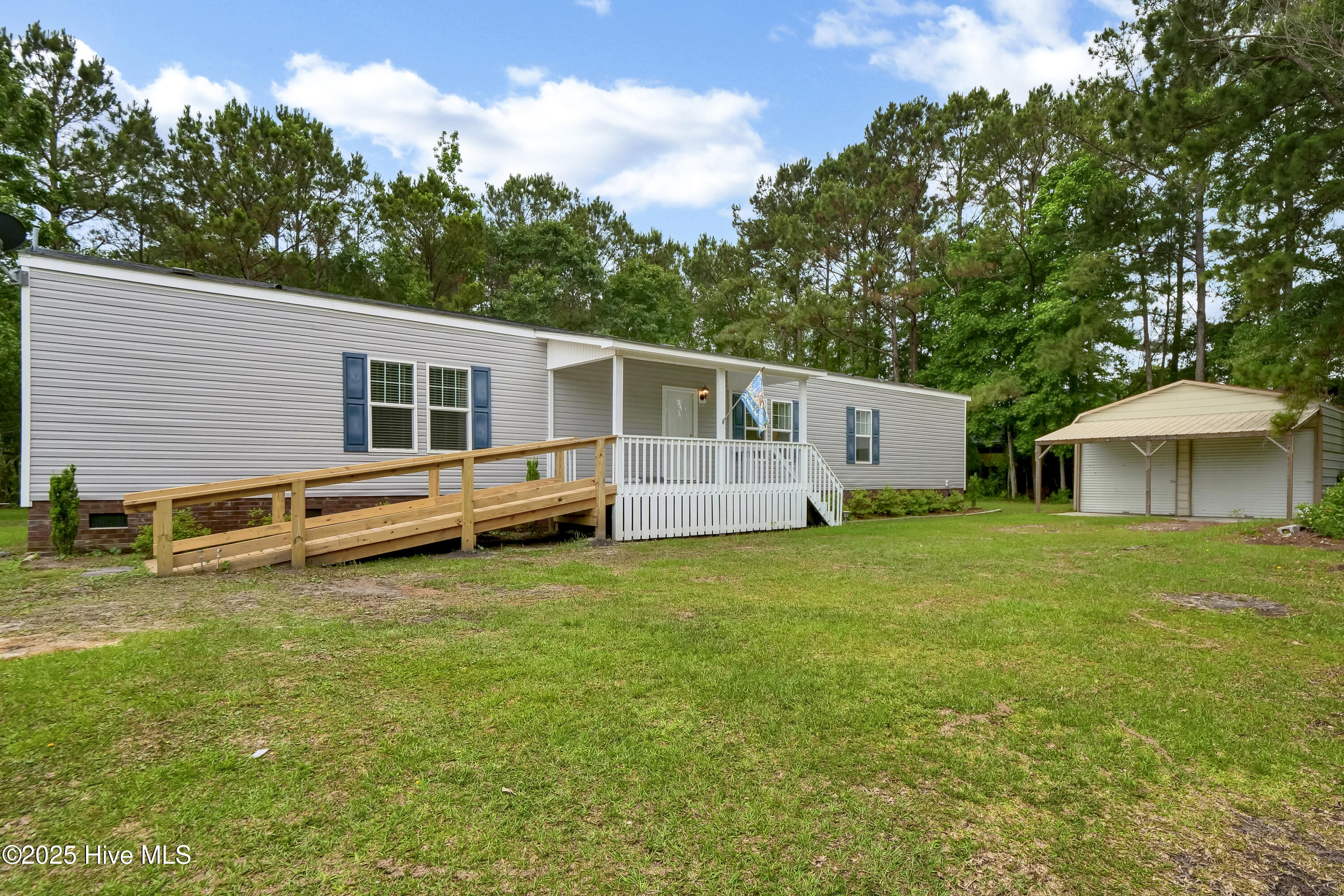 5459 Cardinal Road Southwest Ocean Isle Beach, NC 28469 - Photo 2 of 33 P1433326