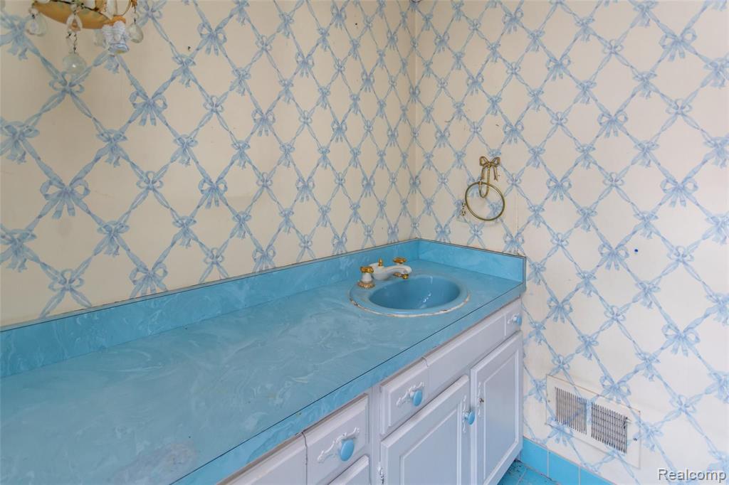 8475 Bridge Road Grosse Ile, MI 48138 - Photo 43 of 68