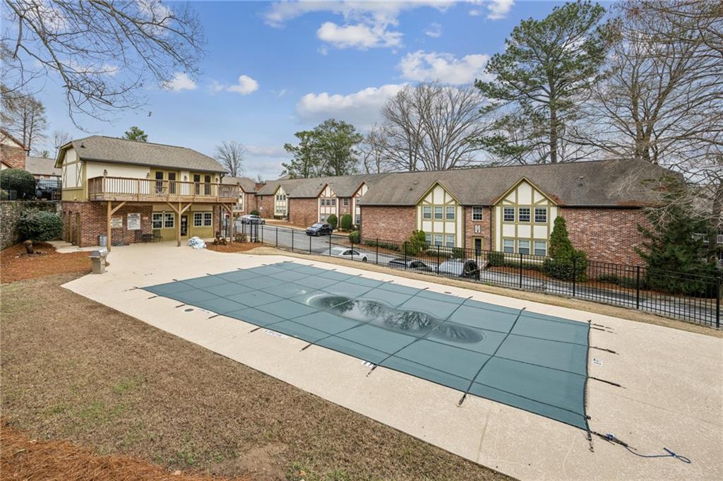 2825 Northeast Expressway, Unit O2 Atlanta, GA 30345 - Photo 26 of 27 a view of a street with houses