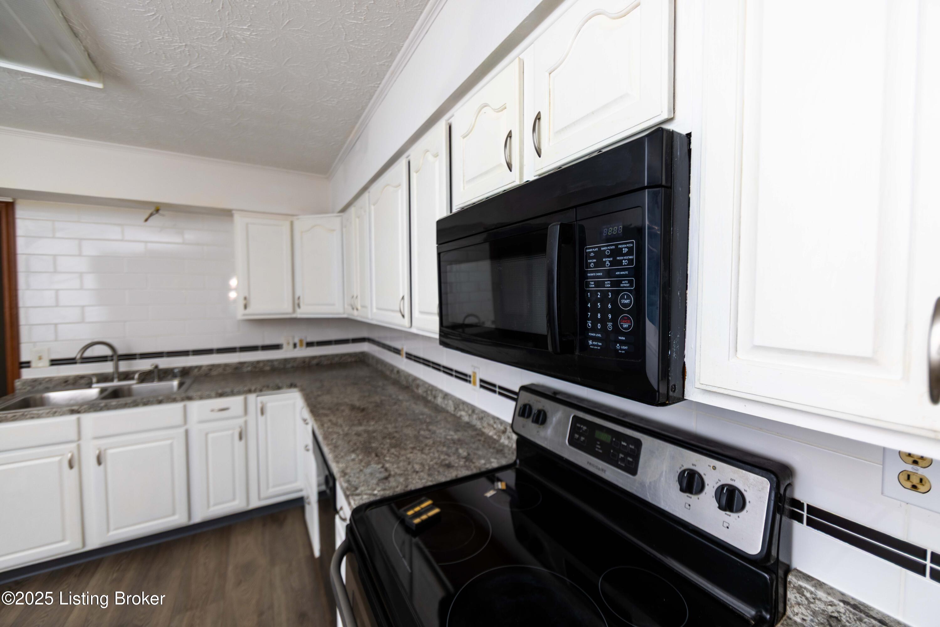 1288 Cherbourg Road Lexington, KY 40504 - Photo 38 of 72 IMGL0194