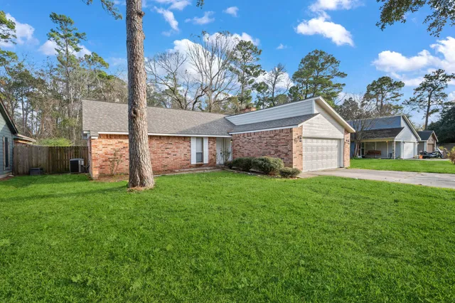 $1,800 | 17318 Broken Back Drive, Crosby, TX 77532