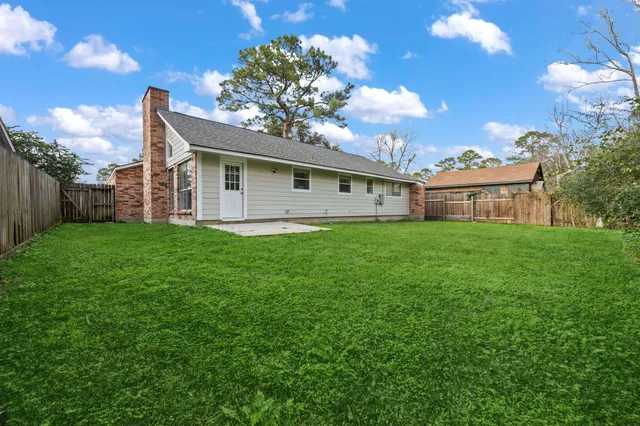 $1,800 | 17318 Broken Back Drive, Crosby, TX 77532