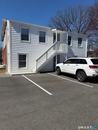 $2,000 | 663 Naugatuck Avenue, Unit 1, Milford, CT 06461
