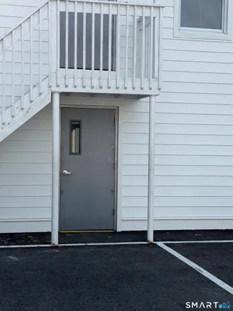 $2,000 | 663 Naugatuck Avenue, Unit 1, Milford, CT 06461