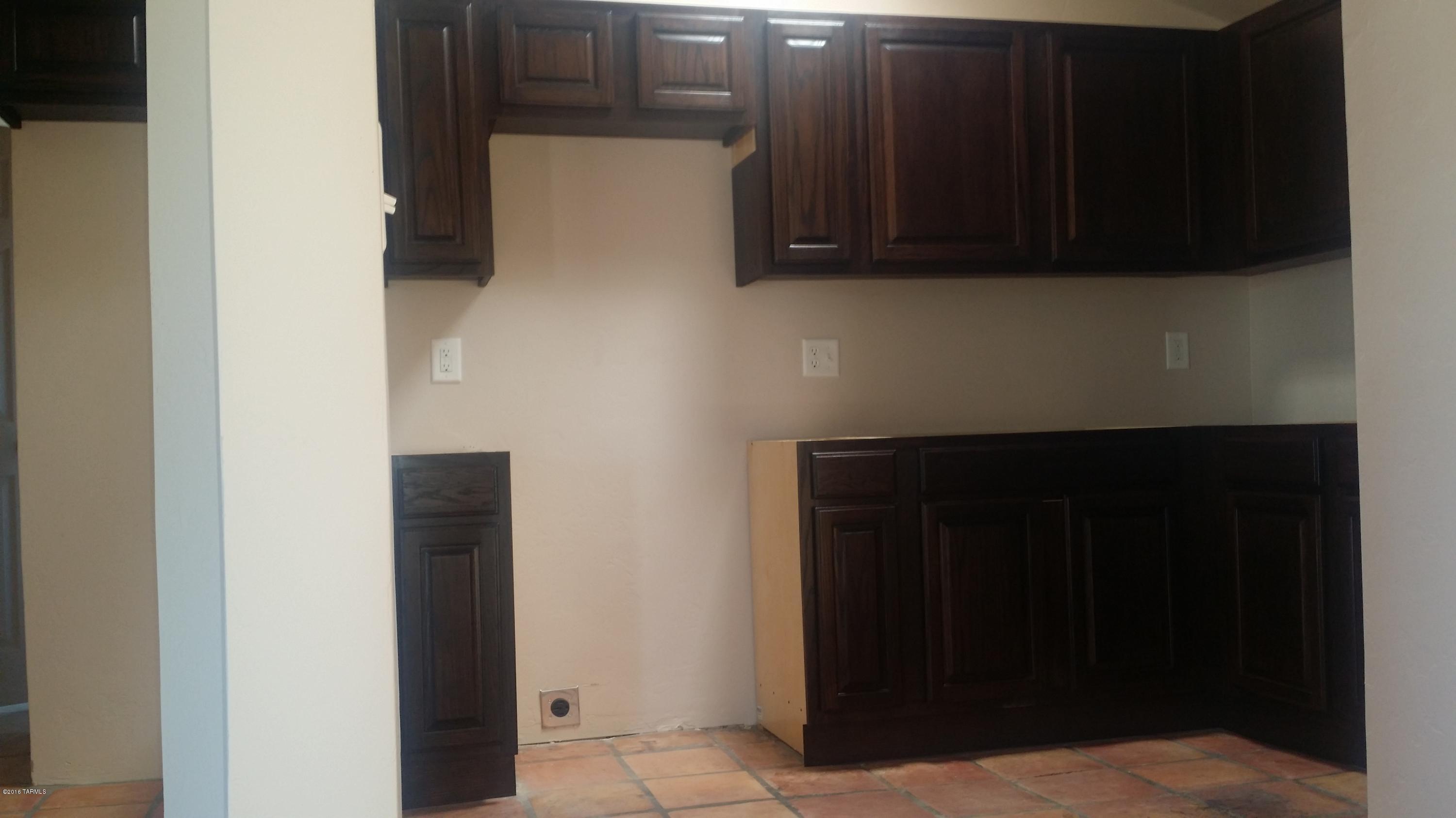 151 West Roger Road Tucson, AZ 85705 - Photo 3 of 3
