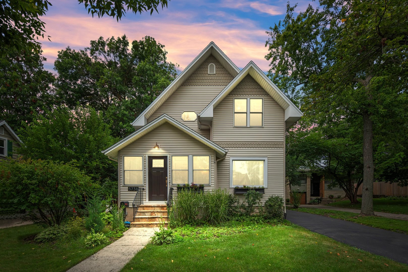 5738 Dunham Road Downers Grove, IL 60516 - Photo 1 of 24 Gallery Image 1