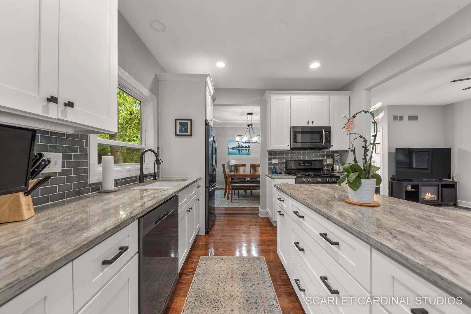 5738 Dunham Road Downers Grove, IL 60516 - Photo 7 of 24 Gallery Image 7