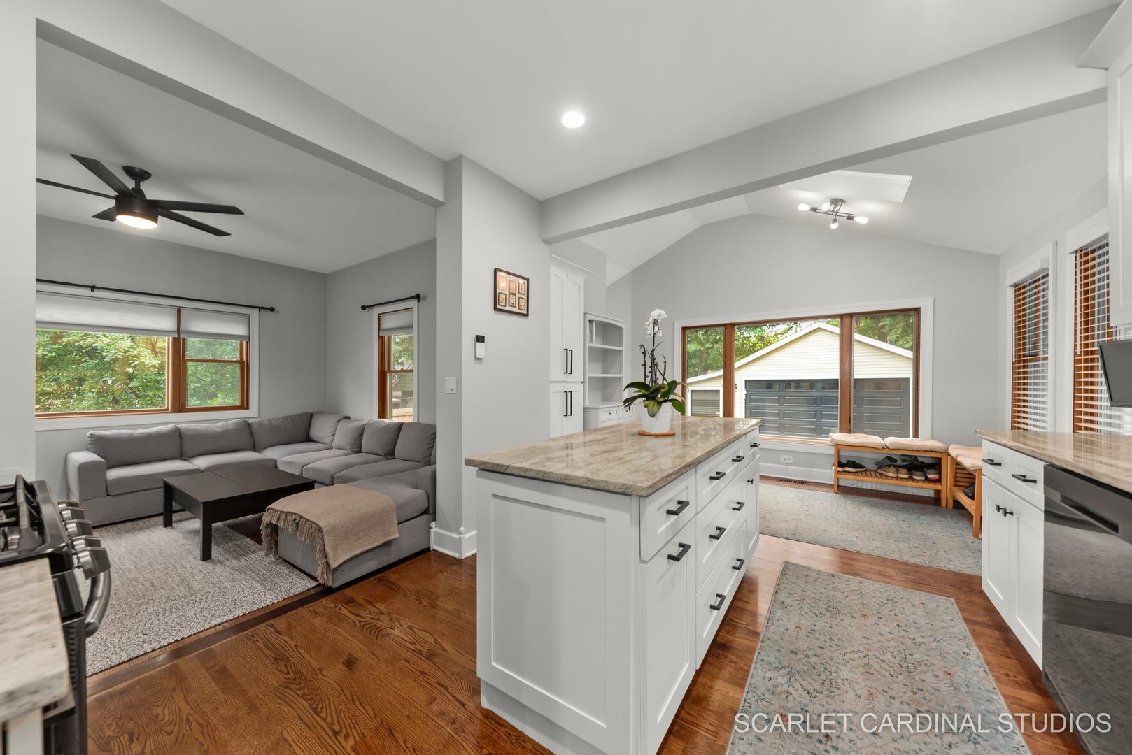 5738 Dunham Road Downers Grove, IL 60516 - Photo 9 of 24 Gallery Image 9