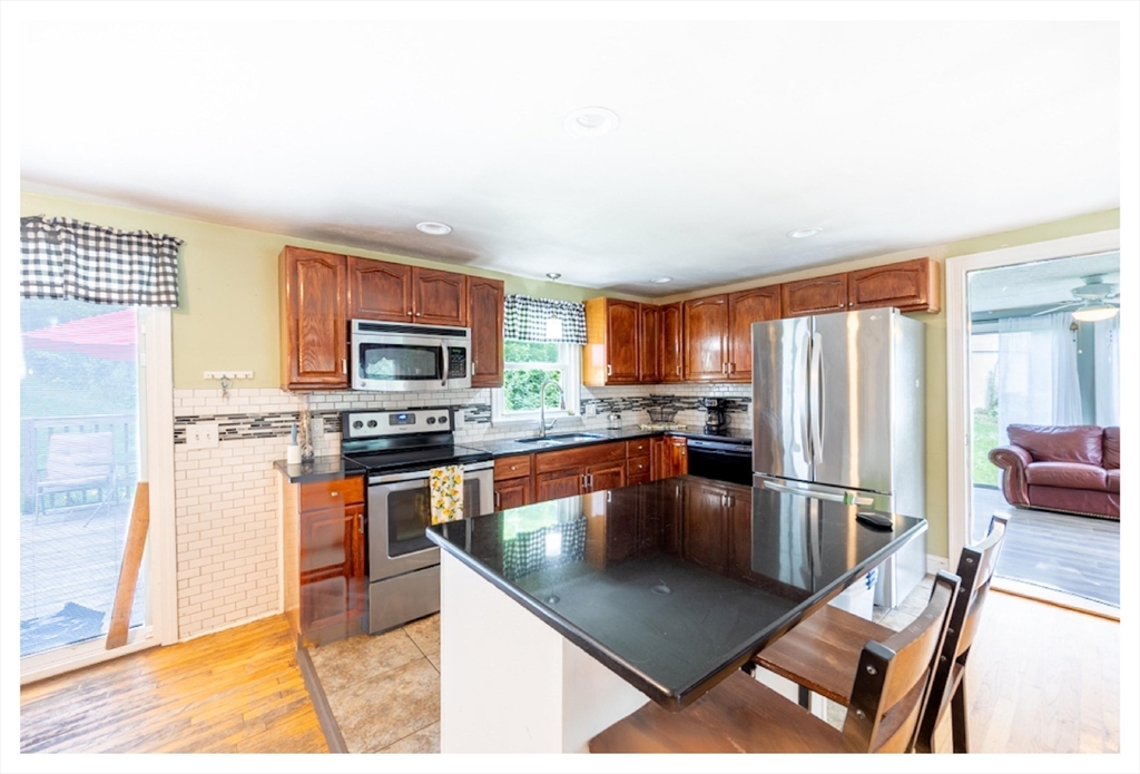 85 Larned Road Oxford, MA 01540 - Photo 5 of 34 Gallery Image 5