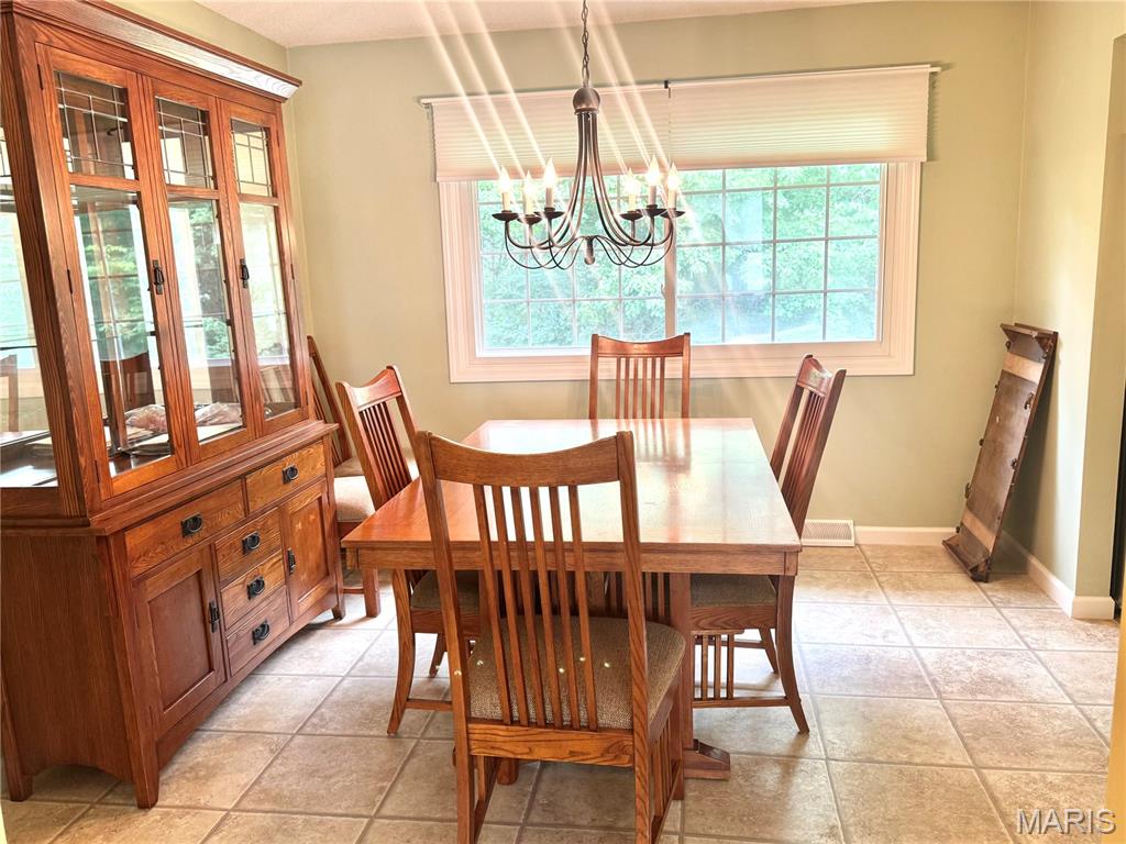 53 Smoketree Road Hillsboro, IL 62049 - Photo 6 of 21 Gallery Image 6