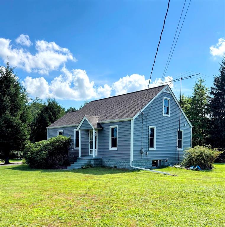 201 Fairway Lane Butler, PA 16002 - Photo 2 of 24