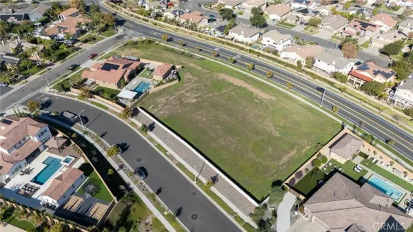 a view of an outdoor space