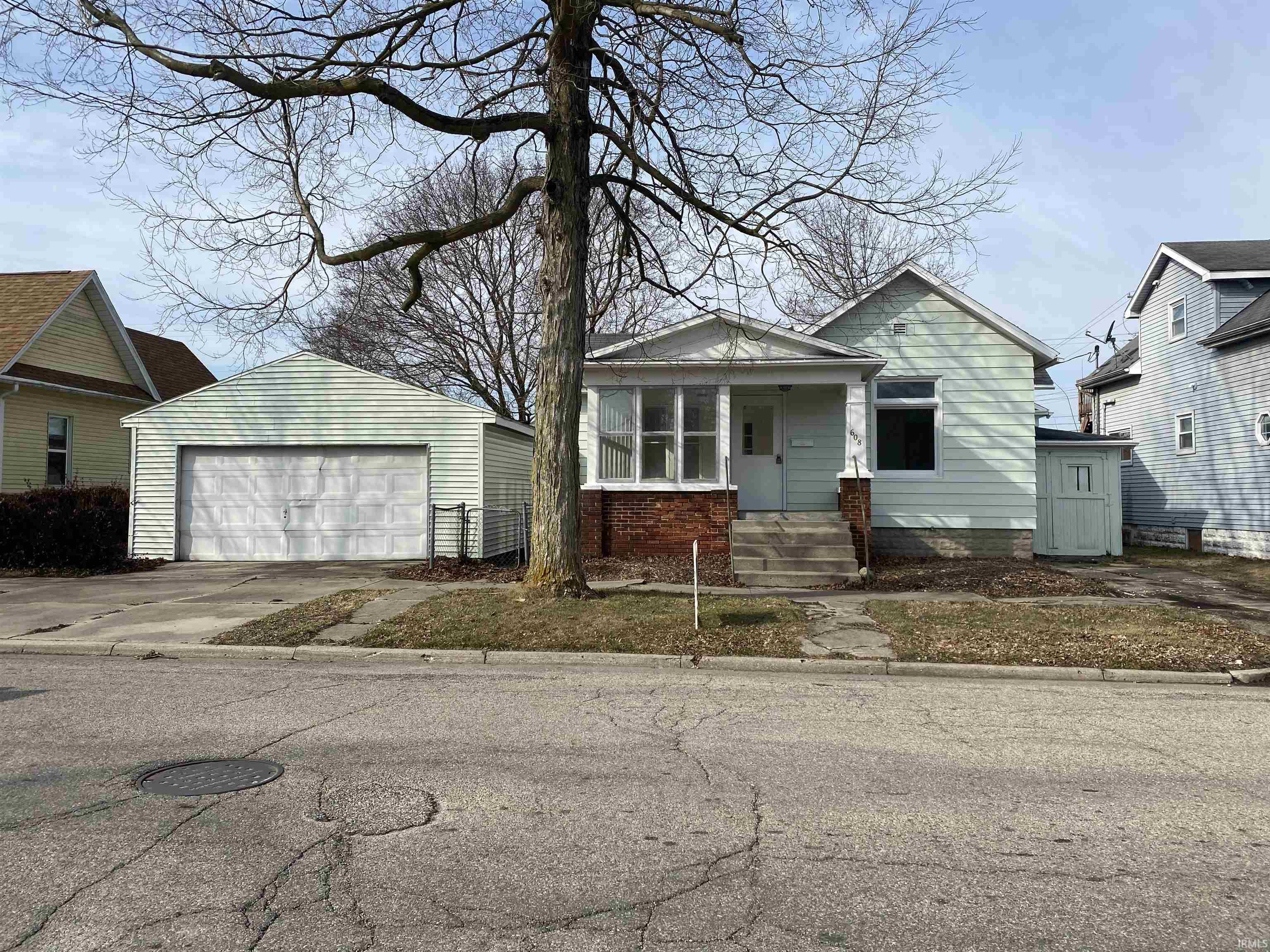 608 Madison Street Rochester, IN 46975 - Photo 1 of 36 Gallery Image 1