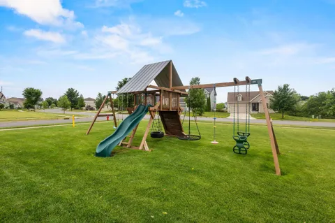 $500,000 | 6302 Pennock Lane, McFarland, WI 53558