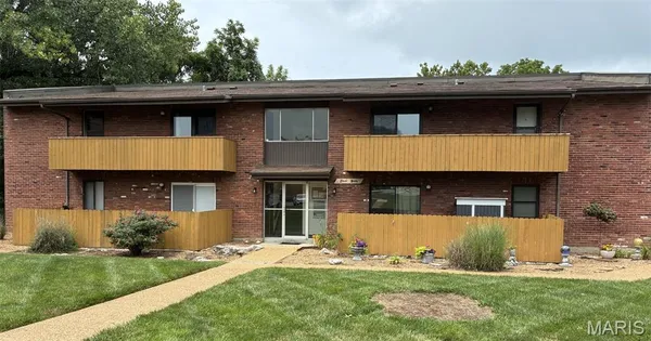 $90,900 | 1190 Calley Drive, Unit C, St. Louis, MO 63125