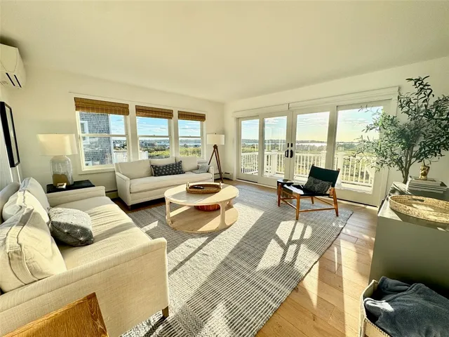 $3,250,000 | 1713 Corn Neck Road, Block Island, RI 02807