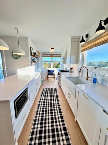 $3,250,000 | 1713 Corn Neck Road, Block Island, RI 02807