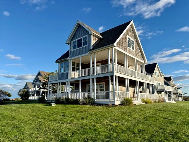 $3,250,000 | 1713 Corn Neck Road, Block Island, RI 02807