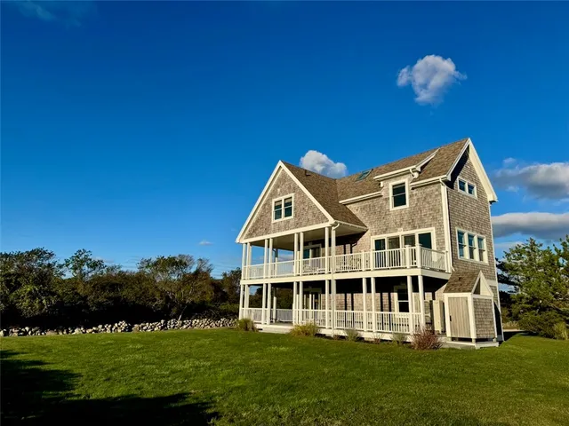 $3,250,000 | 1713 Corn Neck Road, Block Island, RI 02807
