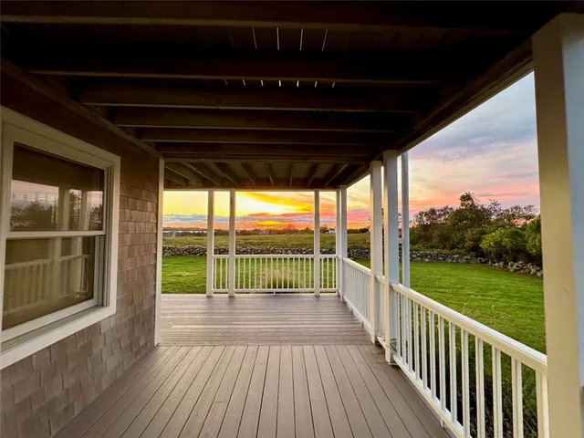 $3,250,000 | 1713 Corn Neck Road, Block Island, RI 02807