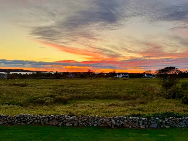 $3,250,000 | 1713 Corn Neck Road, Block Island, RI 02807