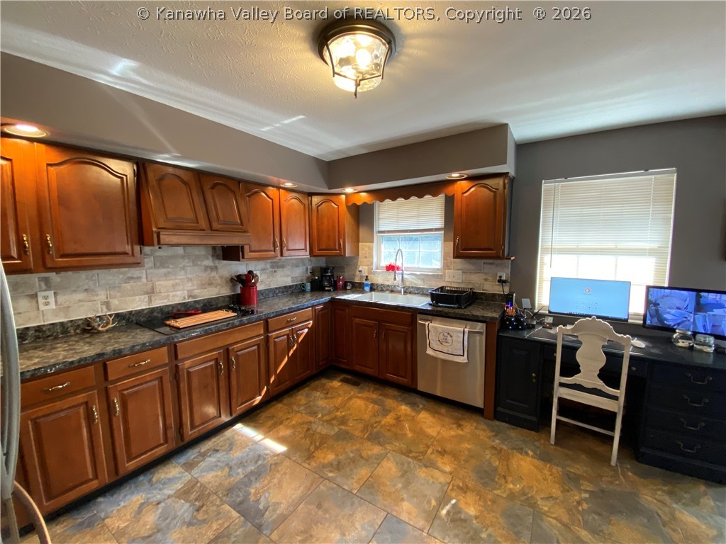 841 Lower Chester Road Charleston, WV 25302 - Photo 5 of 43 Gallery Image 5