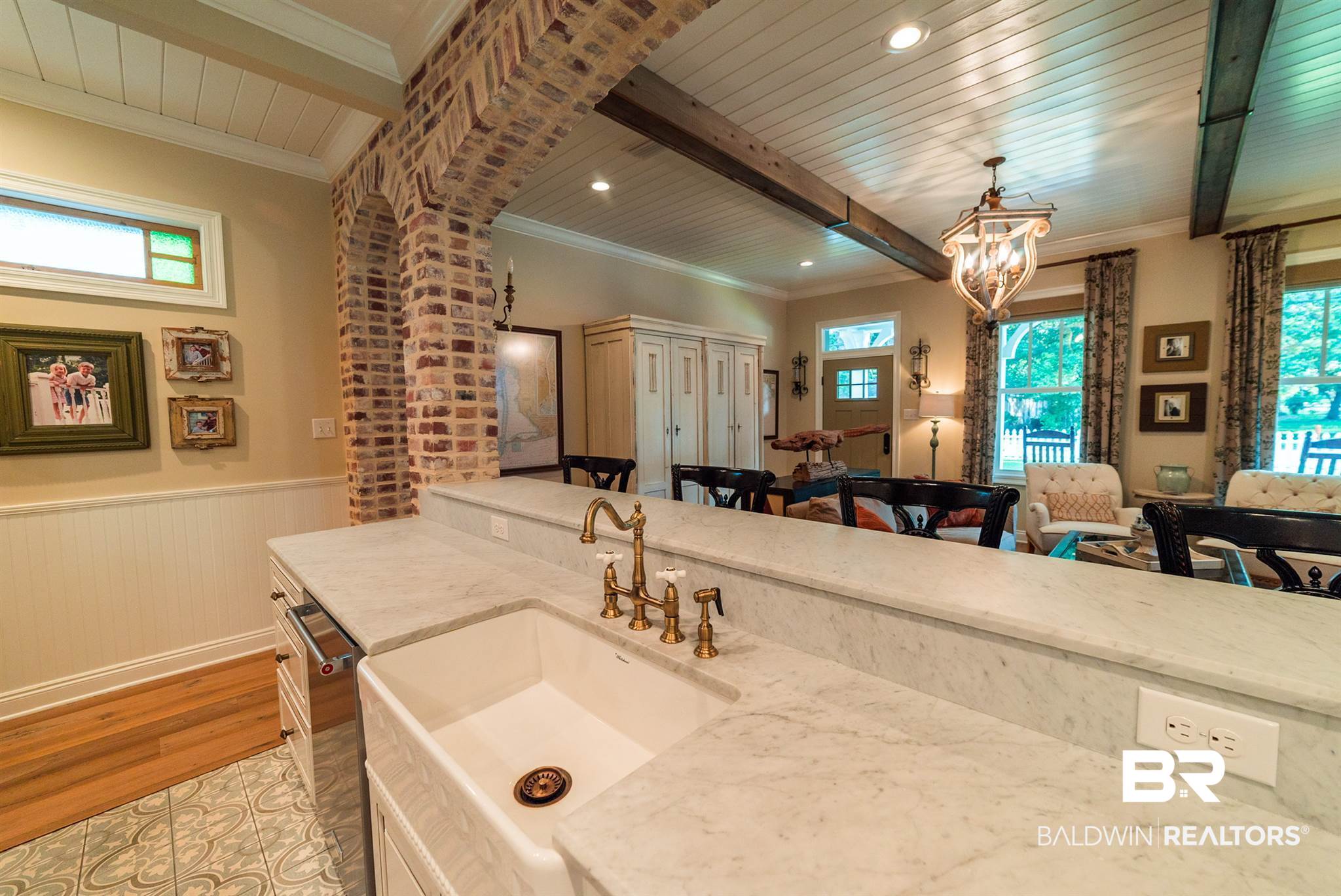 101 Orange Avenue Fairhope, AL 36532 - Photo 15 of 36 Porcelin farm sink