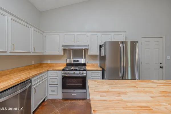 $4,215,000 | 0 Warehouse Road, Yazoo City, MS 39194