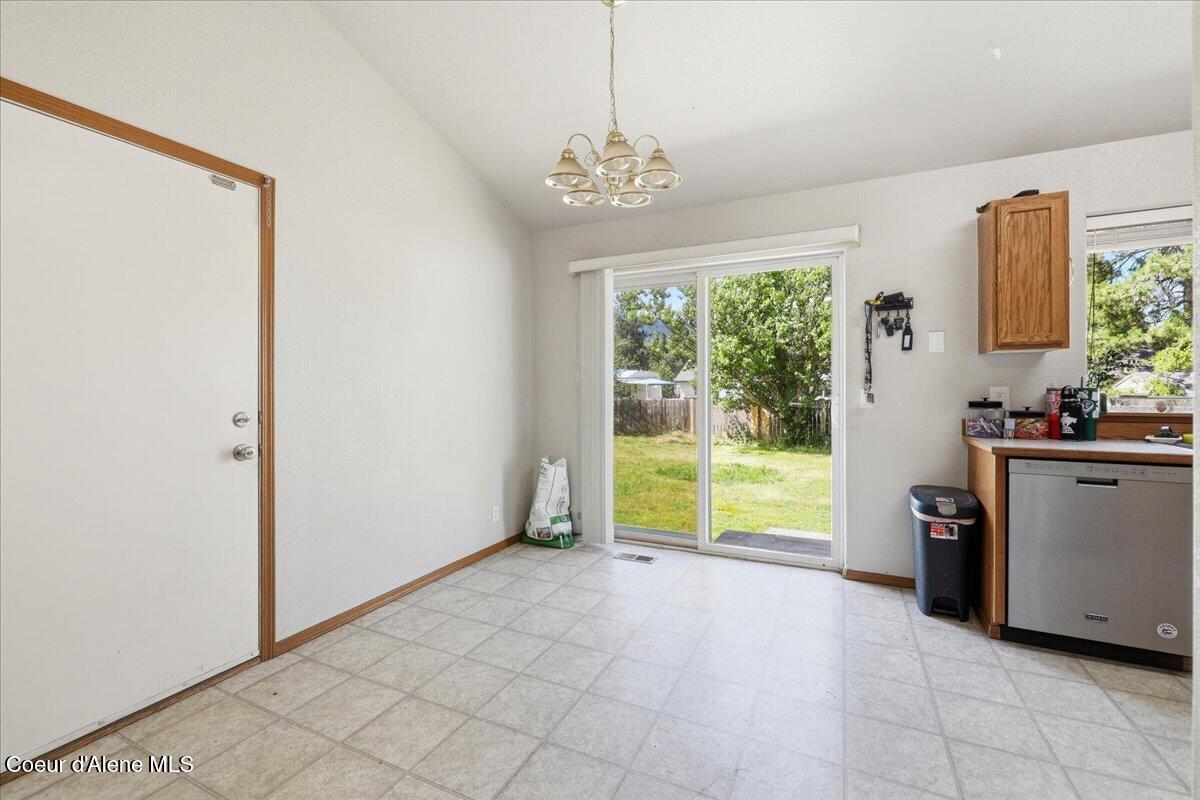 7443 Macaw Lane Rathdrum, ID 83858 - Photo 7 of 28 09-7443 Macaw Ln_RedHogMedia