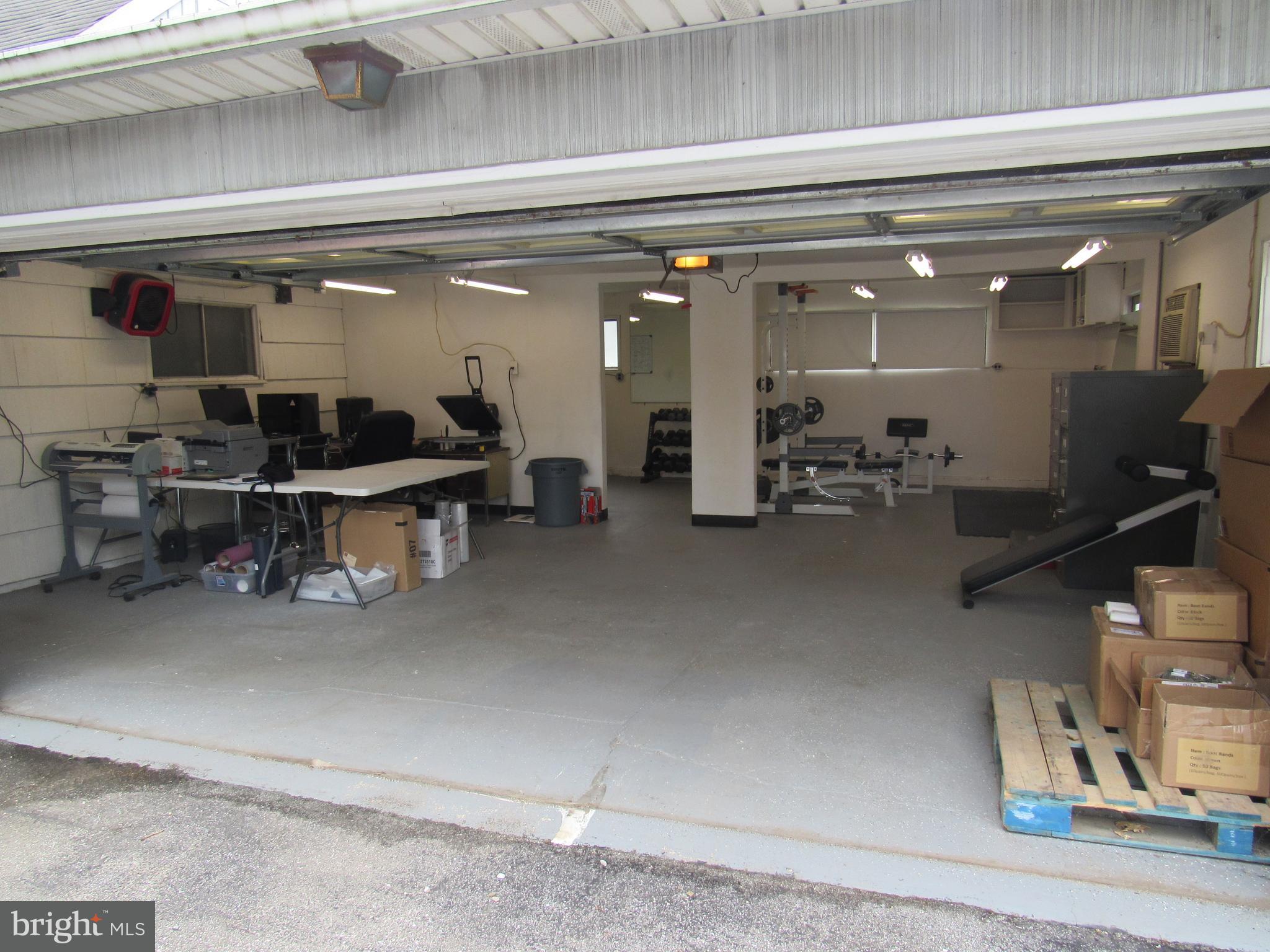 1513 Wogan Road York, PA 17404 - Photo 21 of 32 Huge garage