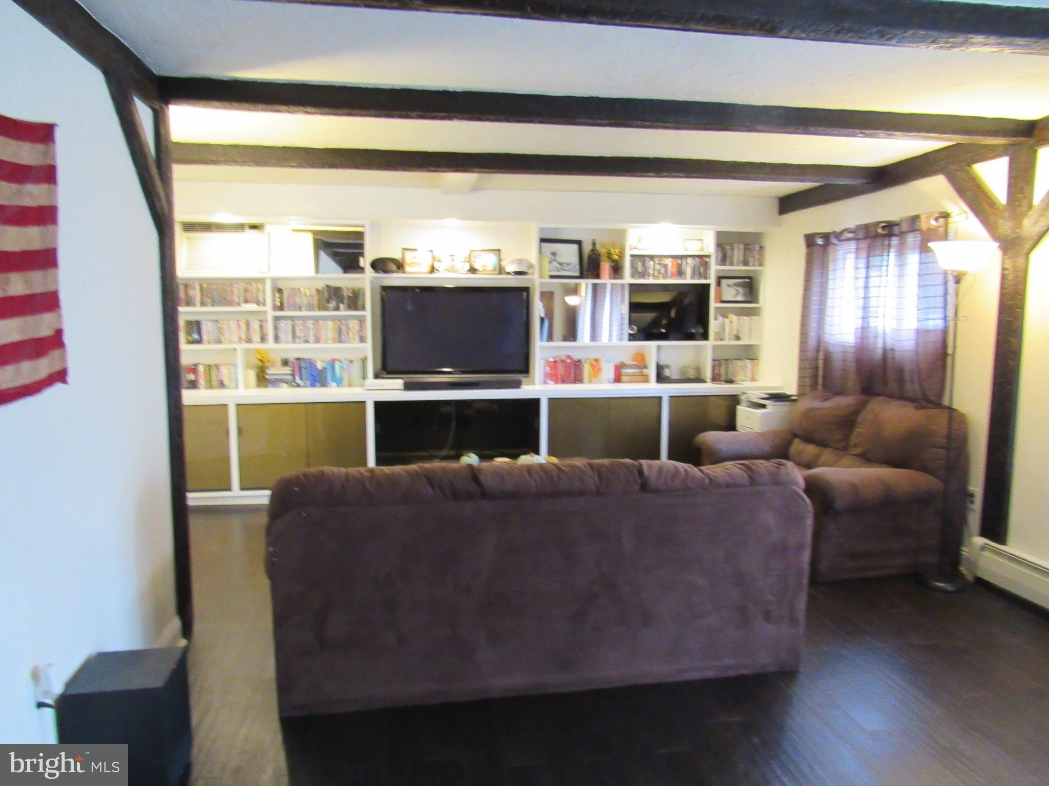 1513 Wogan Road York, PA 17404 - Photo 5 of 32