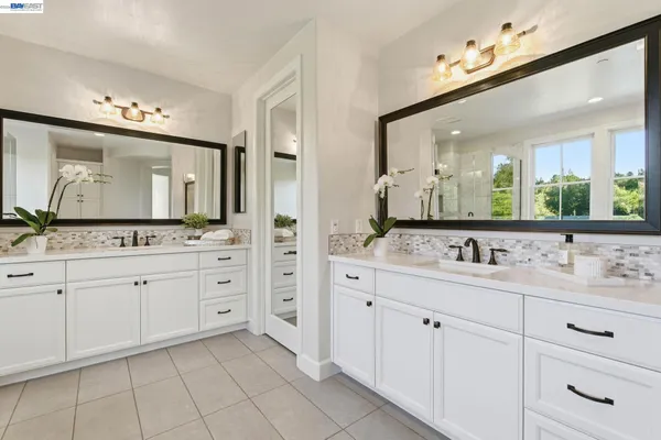 $2,750,000 | 201 Willowbrook Lane, Moraga, CA 94556