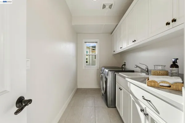 $2,750,000 | 201 Willowbrook Lane, Moraga, CA 94556