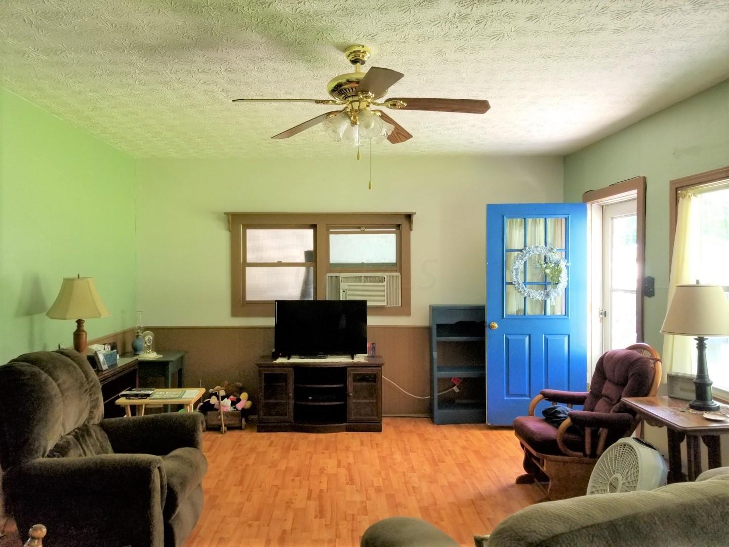 7296 Crooks Road Southwest Lancaster, OH 43130 - Photo 2 of 32