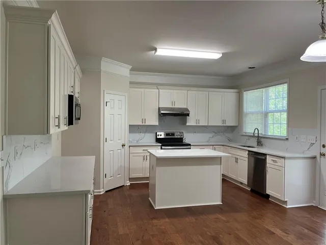 $868,000 | 555 Midhurst Place, Johns Creek, GA 30024