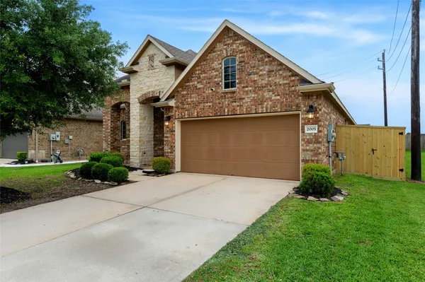 $350,000 | 2005 Sunset Terrace Lane, Pearland, TX 77089