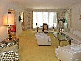 24 South Deeplands Road Grosse Pointe, MI 48236 - Photo 3 of 18 Living room