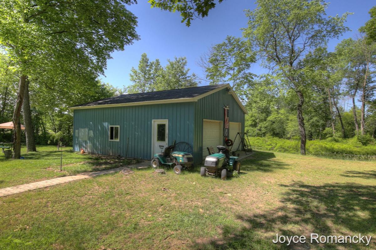 15485 Gates Road Howard City, MI 49329 - Photo 20 of 28 15504Gates