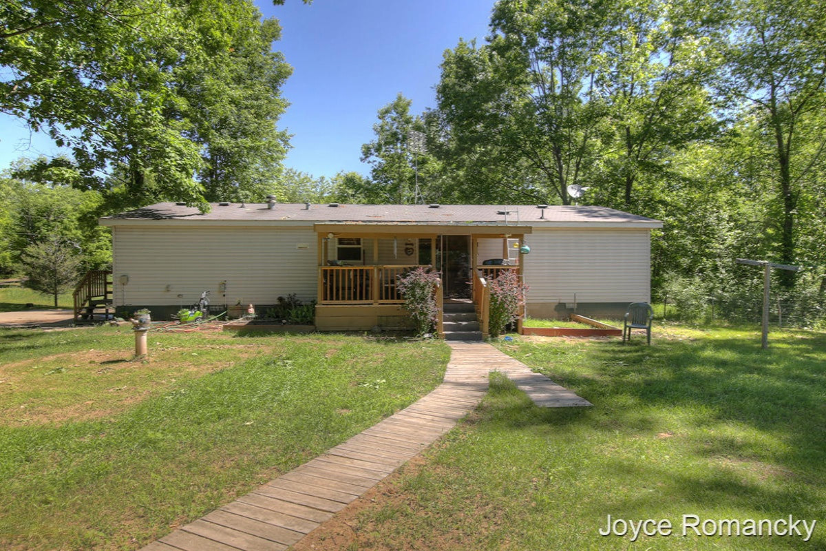 15485 Gates Road Howard City, MI 49329 - Photo 26 of 28 15510Gates