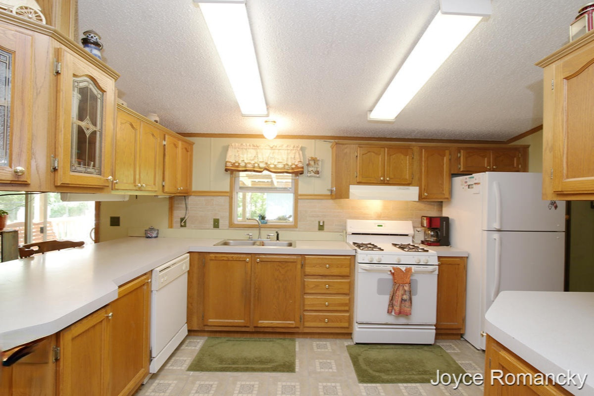 15485 Gates Road Howard City, MI 49329 - Photo 8 of 28 15492Gates